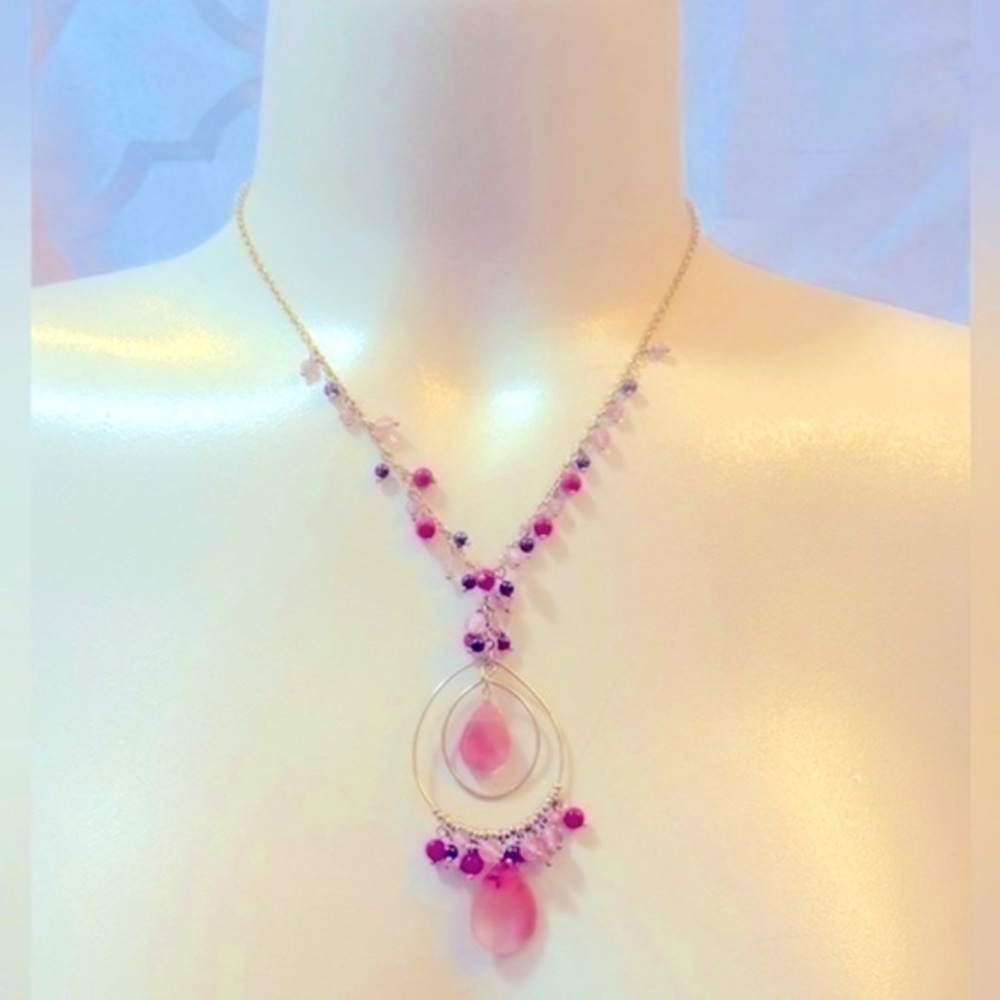 Women’s pretty boho beads and stone necklace in excellent condition.